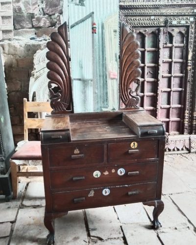 vintage furniture store 9
